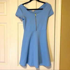 Baby blue dress with cold zipper medium